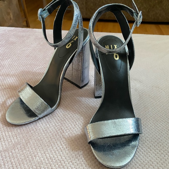 Silver sparkly heels - Picture 5 of 6